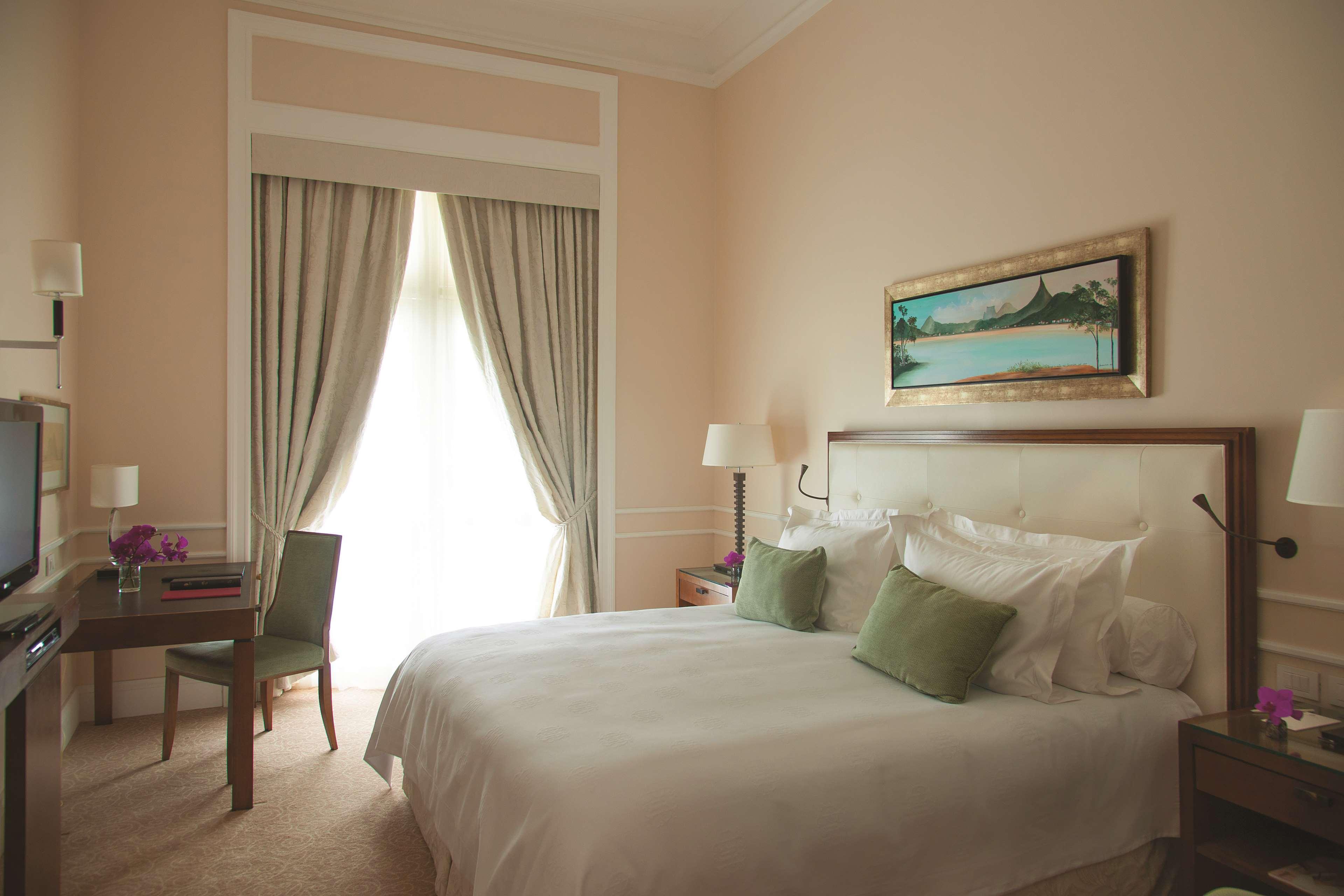 Copacabana Palace, A Belmond Hotel, Ріо-де-Жанейро Екстер'єр фото A bedroom at the hotel