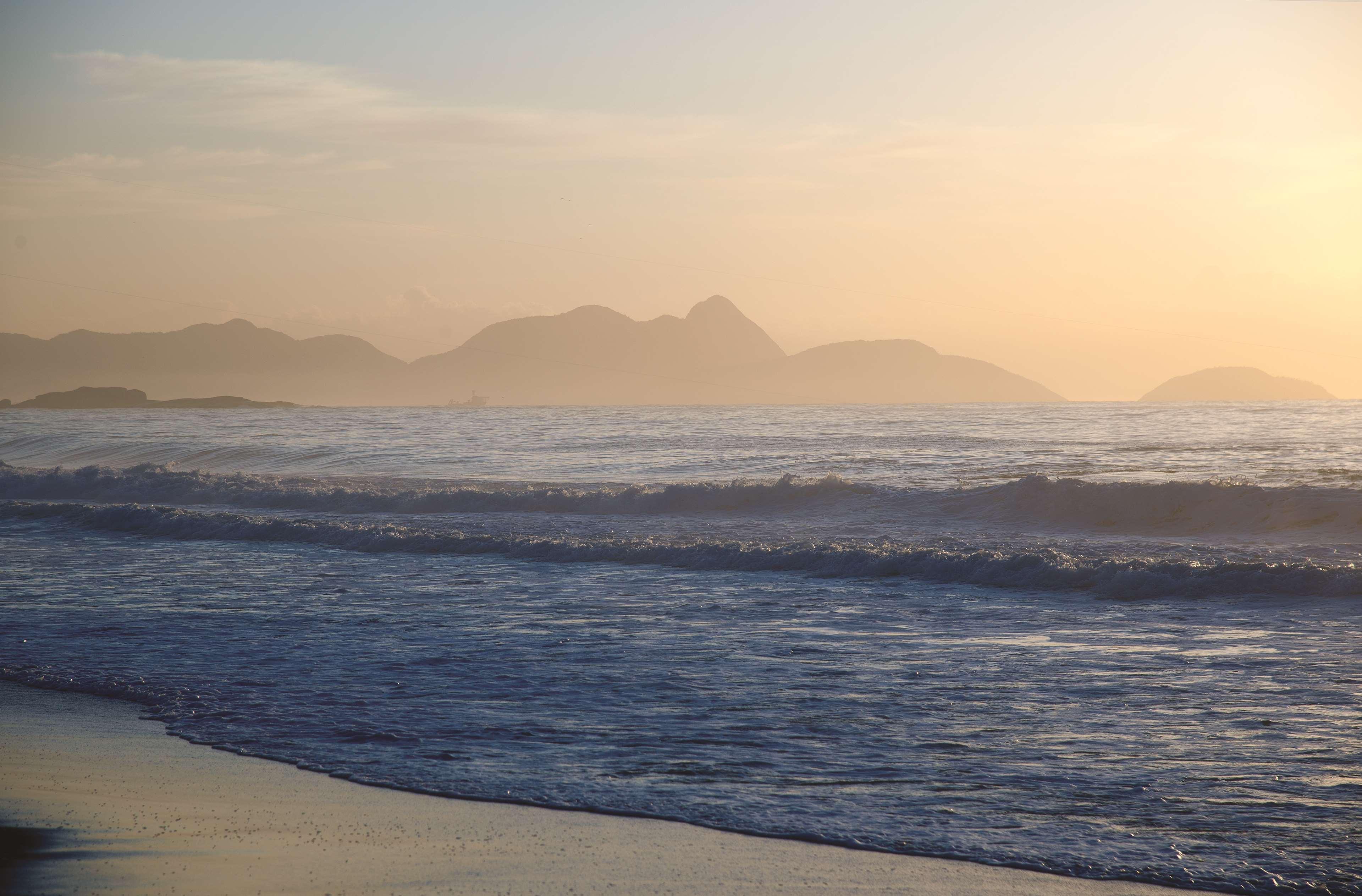 Copacabana Palace, A Belmond Hotel, Ріо-де-Жанейро Екстер'єр фото Sunset at Praia do Forte