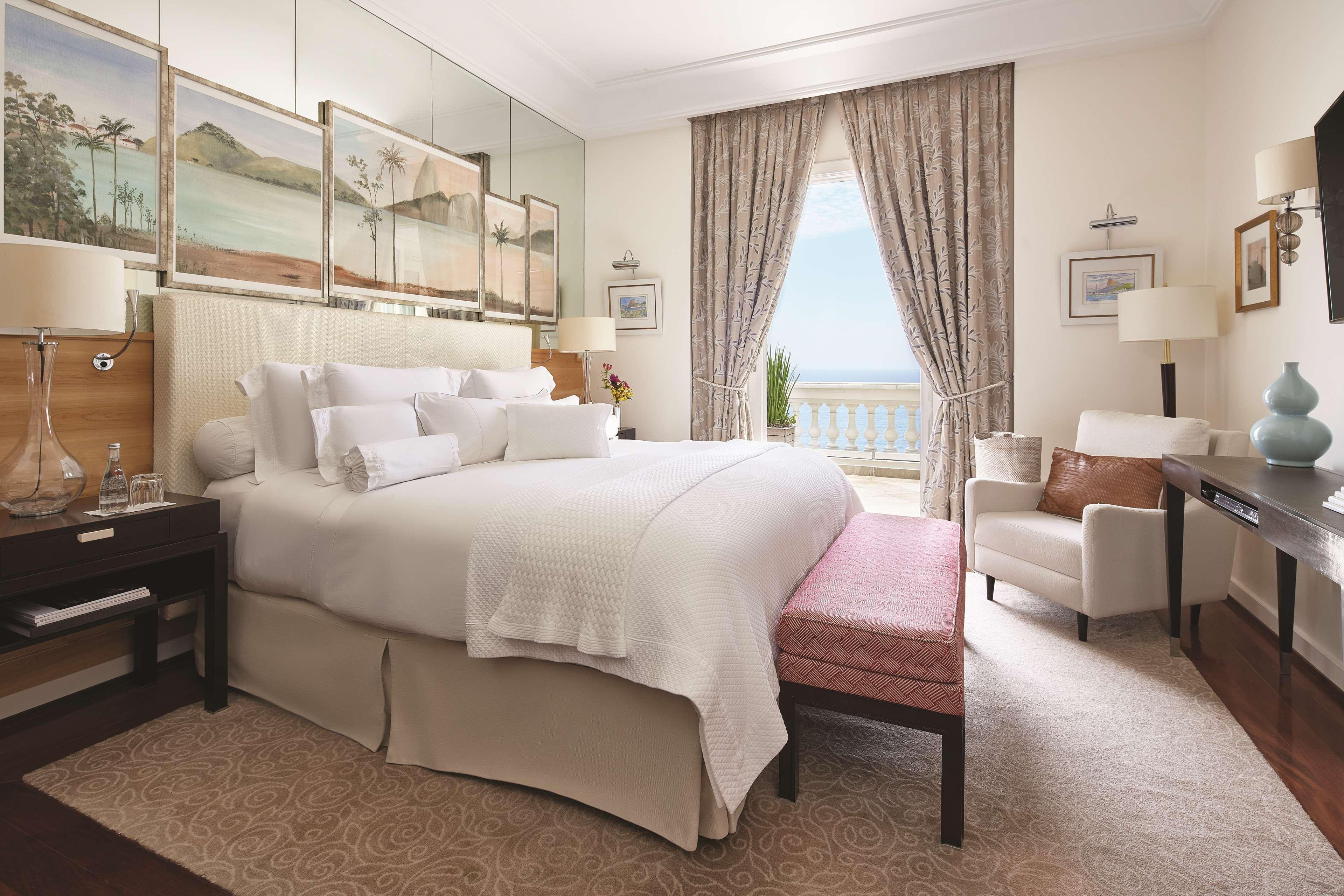 Copacabana Palace, A Belmond Hotel, Ріо-де-Жанейро Екстер'єр фото A bedroom at The St. Regis