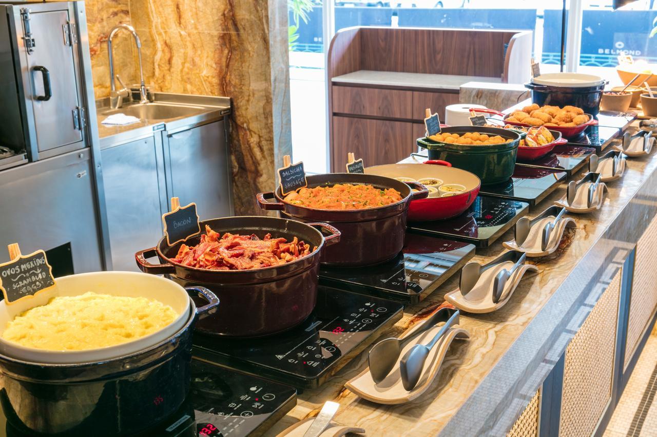 Copacabana Palace, A Belmond Hotel, Ріо-де-Жанейро Екстер'єр фото A buffet at a hotel
